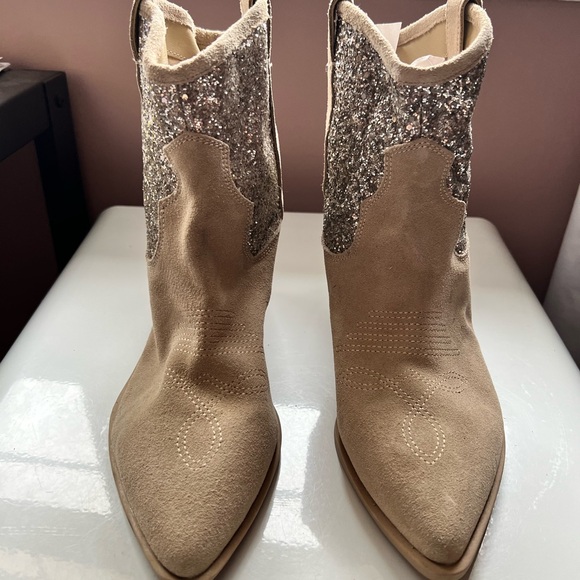 Dolce Vita Glittery Western Beige Ankle Boots in Taupe Size 9 - Picture 8 of 11